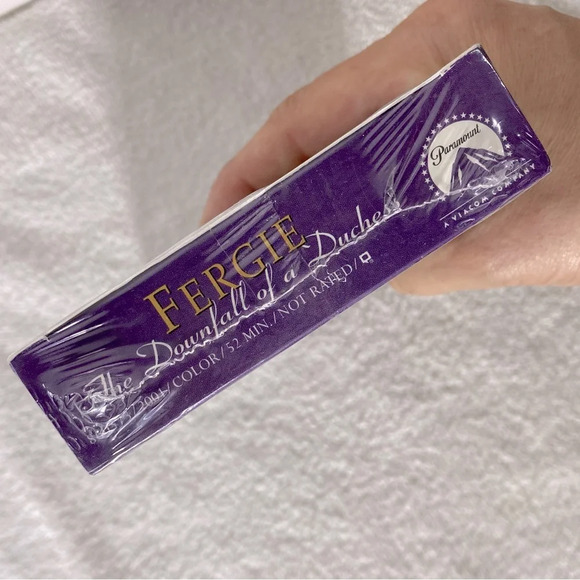 Vintage VHS Movie Tape  Royal Family Collection Fergie The Downfall Of A Duchess - Picture 7 of 7